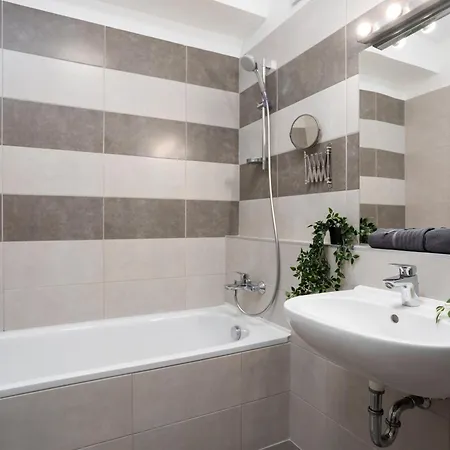 New Atrium Residences With Free Private Parking Apartament Budapesta