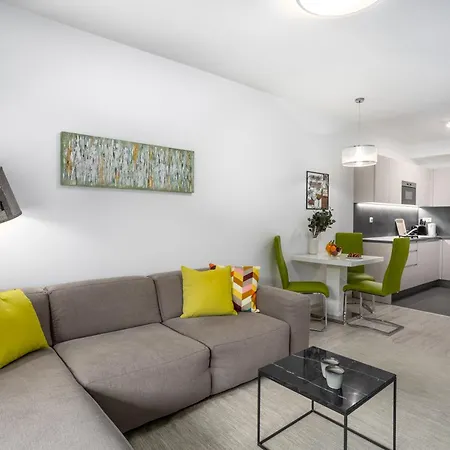New Atrium Residences With Free Private Parking Apartament *