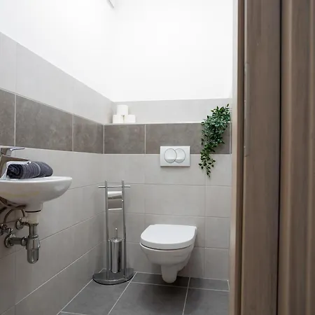 New Atrium Residences With Free Private Parking Apartament *