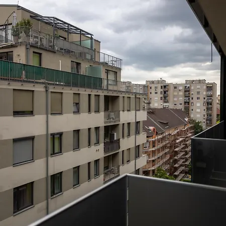 New Atrium Residences With Free Private Parking Apartament *